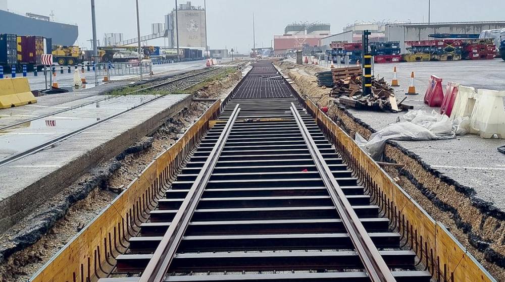 La renovación del ferrocarril en el Espigón Central de Raos estará operativa en septiembre