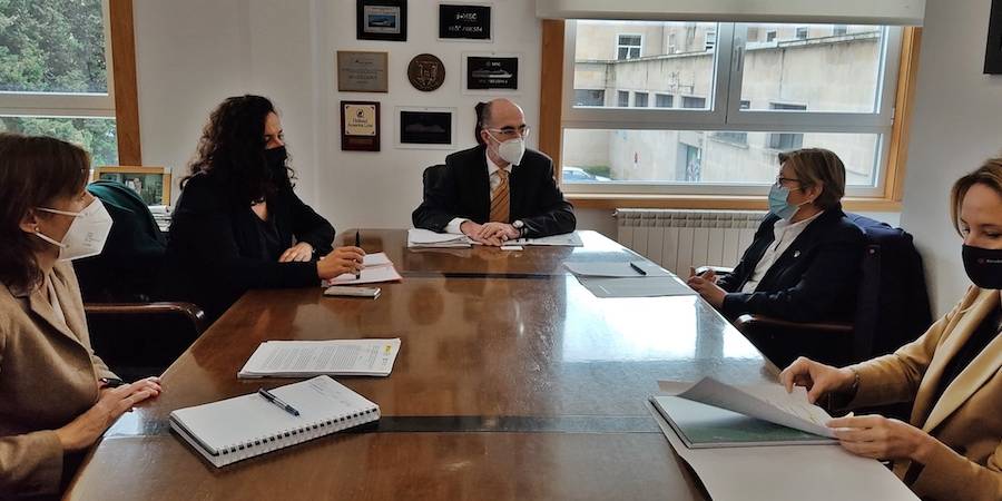 La conselleira do Mar y el presidente de la Autoridad Portuaria de Vigo se reunieron esta ma&ntilde;ana para examinar cerca de una veintena de proyectos.