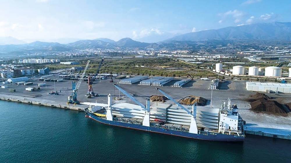 El tráfico de mercancías del Puerto de Motril aumenta un 24% hasta abril