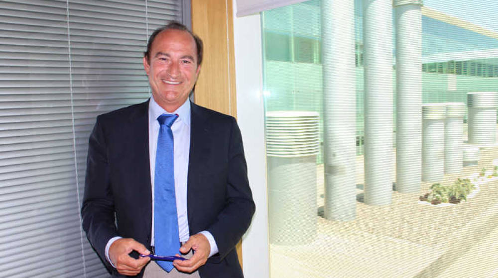 Arturo Tina Hacia atrás Eduardo Cerezo, jefe de la división de Carga del Aeropuerto de Barcelona: "El  Prat podría alcanzar