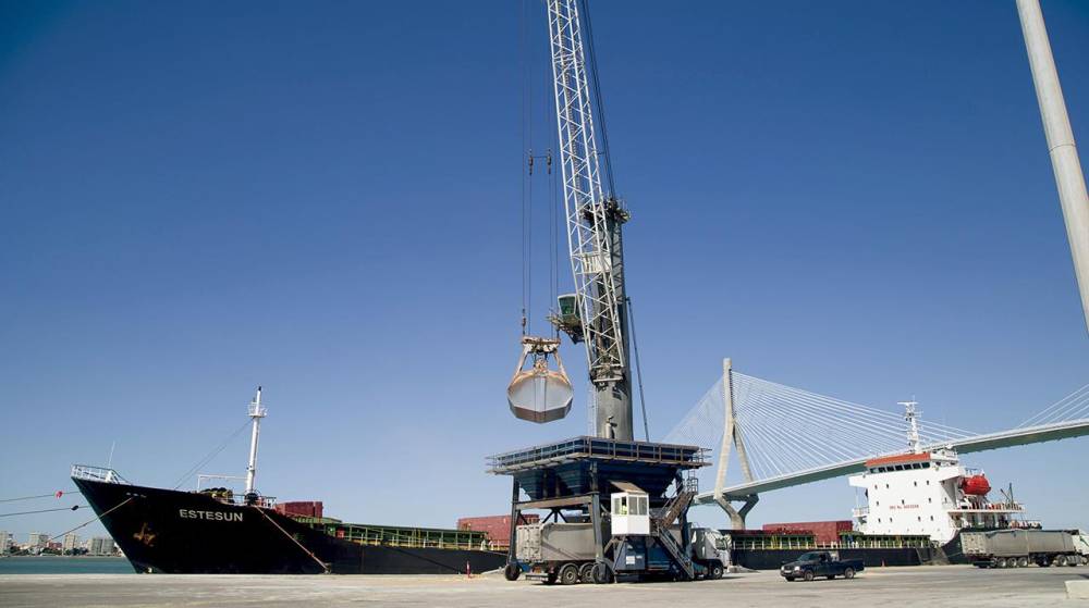 Los graneles lastran los tráficos del Puerto de Cádiz hasta mayo