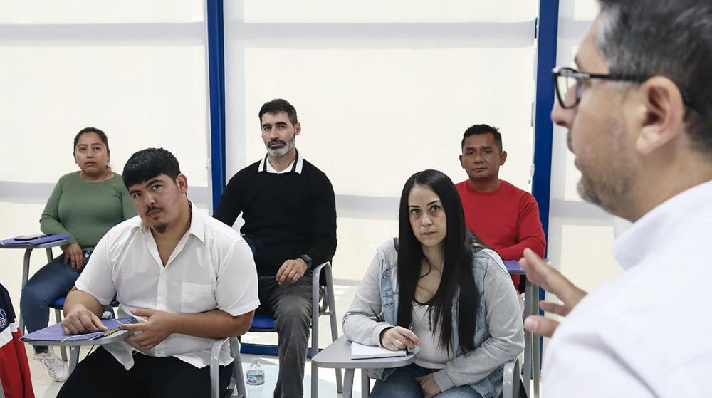 Diez aspirantes participan en la tercera edición de la Escuela de Conductores de Disfrimur y Cáritas