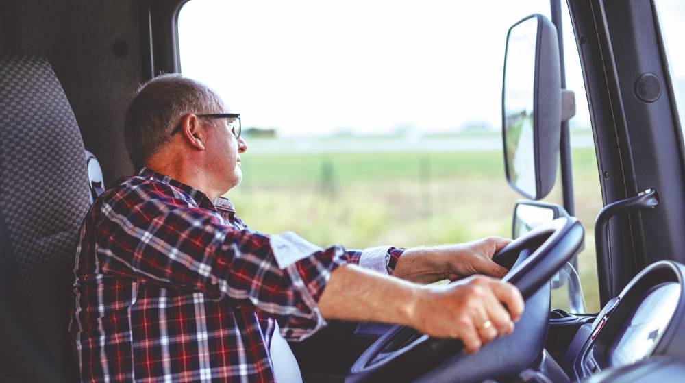 La carretera afronta dividida la jubilación anticipada de los transportistas