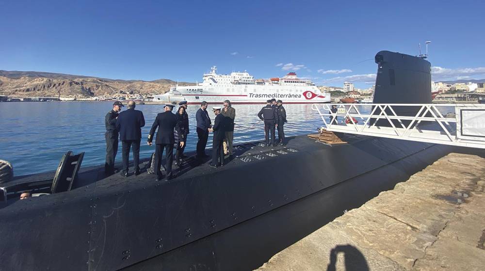 El submarino “Galerna” de la Armada atraca en el Puerto de Almería
