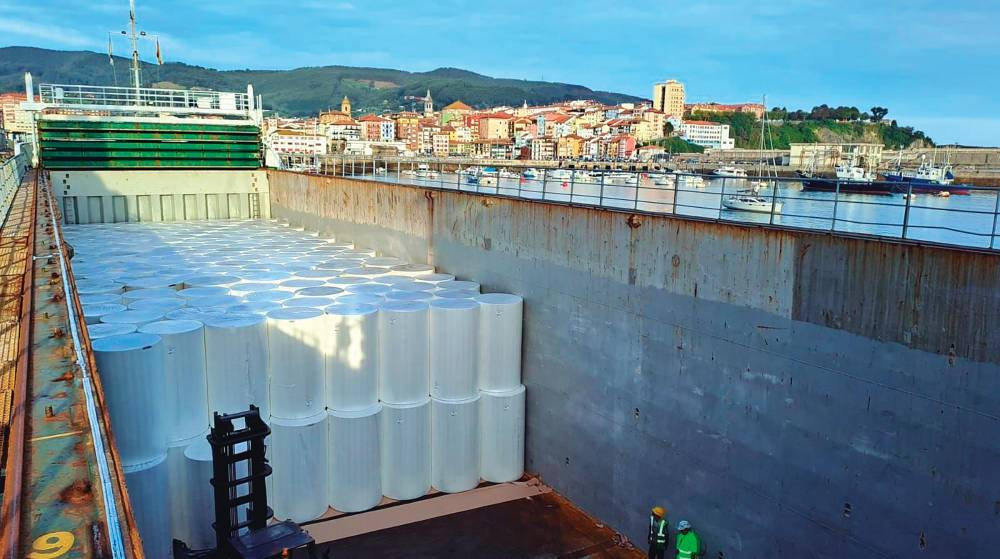 Bermeo Offshore refuerza el valor del puerto vizcaíno para el tráfico de bobinas de papel