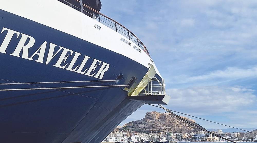 El crucero de lujo “World Traveller” escala por primera vez en el Puerto de Alicante