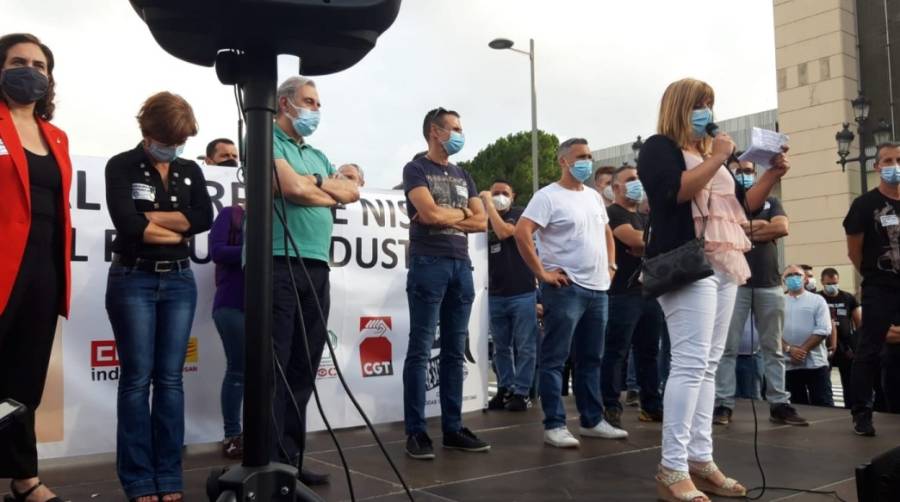 Los trabajadores de Nissan se manifiestan en Barcelona contra el cierre de sus plantas