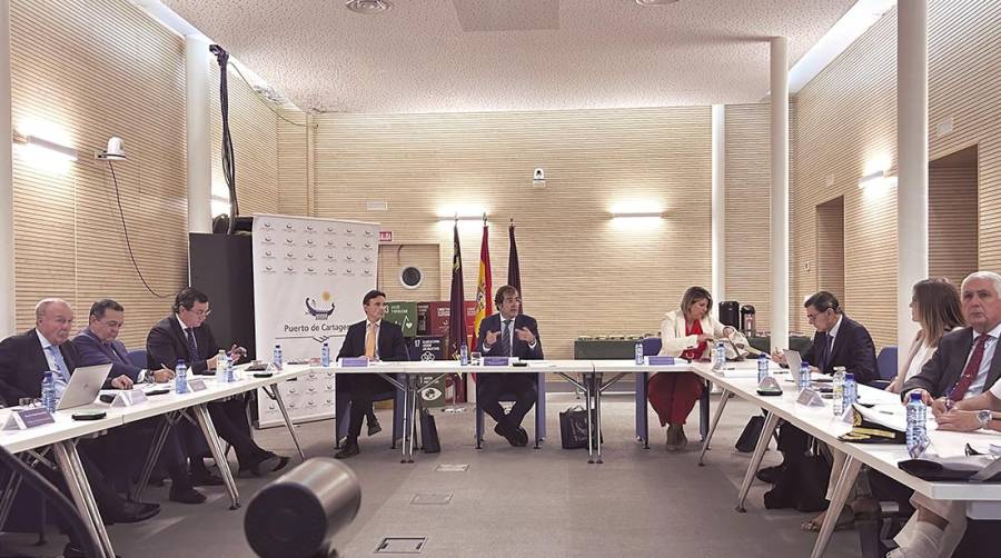 Un momento de la reunión del Consejo de Administración de la Autoridad Portuaria de Cartagena de hoy.