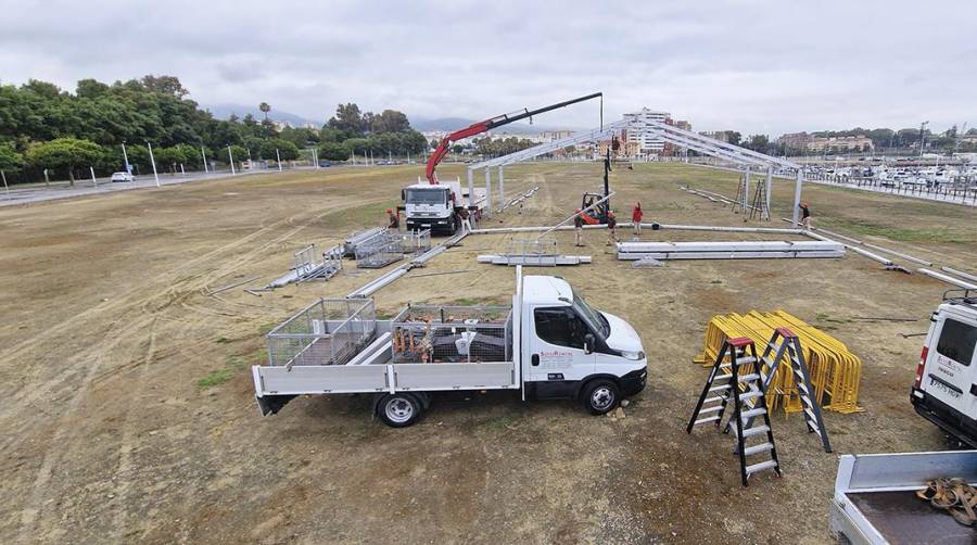 Durante la jornada de hoy se ha procedido al montaje de la carpa que albergará a los más de 800 profesionales logísticos que acudirán mañana a la Dársena del Saladillo.