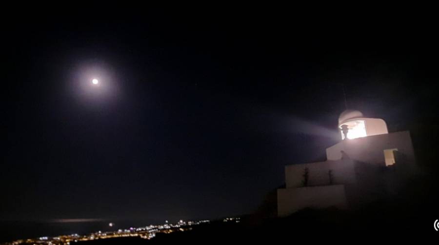 El Faro de Moj&aacute;car realiza con &eacute;xito las pruebas de alcance de iluminaci&oacute;n