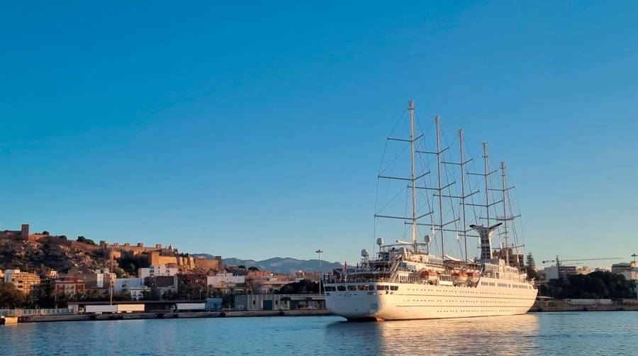 El Puerto de Almería acoge mañana la segunda escala del año del crucero “Wind Surf”