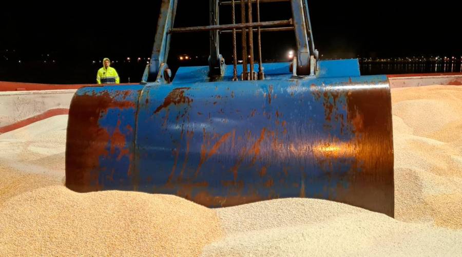 Baiona inicia el tráfico de importación de maíz con Silos de L’ Adour