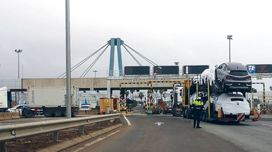 La Polic&iacute;a Portuaria ha regulado durante buena parte de la ma&ntilde;ana el Acceso Sur al puerto de Valencia.