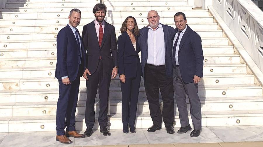 Damian Kutnowski, CCO de Martico Reefer Solutions; Gonzalo Pérez-Maura, CEO del Grupo Pérez y Cía.; Carmen Amador, Directora General del Grupo MPG; José Manglano, Presidente de Martico Reefer Solutions; y Javier Ferrer, Presidente Ejecutivo del Grupo Pérez y Cía.