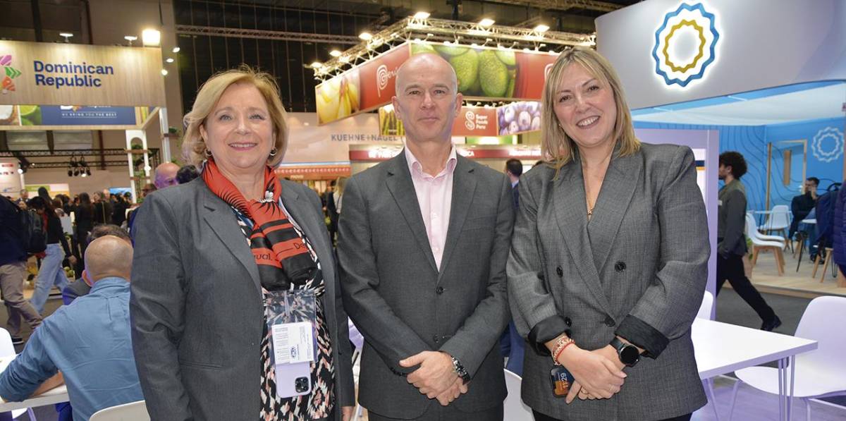 Antonia Giménez (Raminatrans), Óscar Magdalena (Noatum) y Cristina Rodríguez (APV)