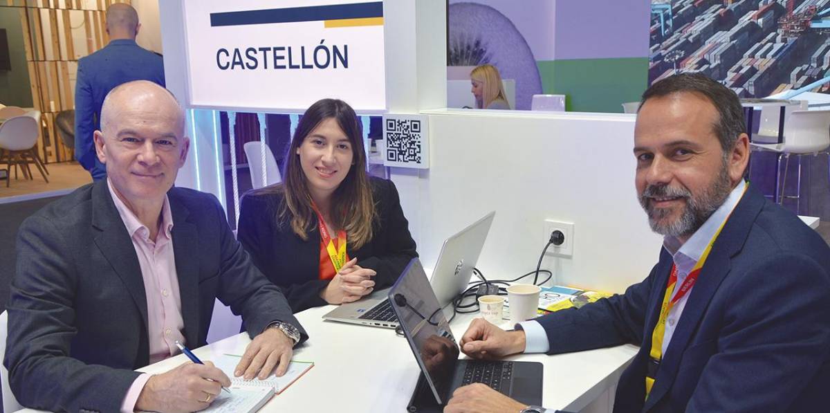 Óscar Magdalena, director comercial de Noatum Ports; Arantxa Barrachina, responsable Comercial y Markegting Port Castelló y Adolfo Noguero, director Comercial y de Desarrollo de Negocio de PortCastelló. Foto J.C.P.