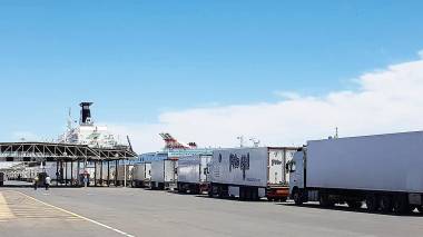 Almería dispone de líneas regulares para el tráfico ro-ro con Melilla, Nador (Marruecos), Orán y Ghazaouet (Argelia).