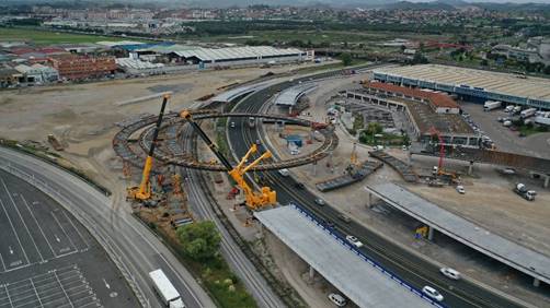 Se proceder&aacute; al izado de las estructuras met&aacute;licas que componen la glorieta y los ramales del nuevo acceso.