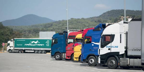 $!La creación de áreas de estacionamiento seguras y protegidas o la mejora del trato a los conductores son otras de las reivindicaciones de las empresas y profesionales del sector del transporte.