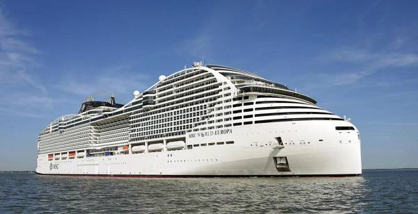 $!El “MSC World Europa” es uno de los dos primeros barcos de GNL de la naviera italiana.