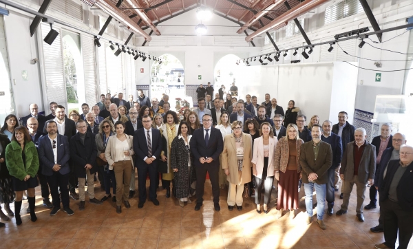 $!Tras el Consejo de Administración, ha tenido lugar el tradicional brindis navideño en el que ha participado una amplia representación de la comunidad portuaria de Castellón.