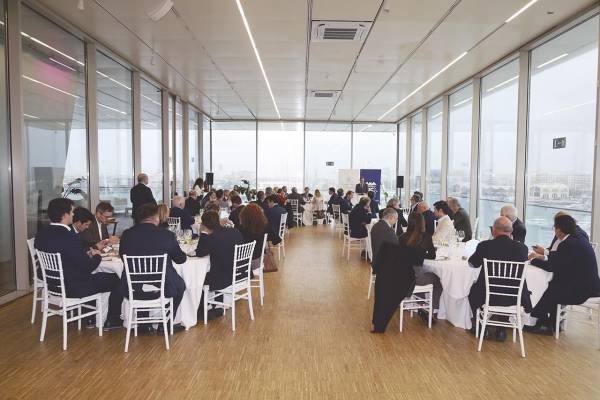 $!Más de medio centenar de socios de Propeller Valencia han acudido al almuerzo-coloquio. Foto R. T.