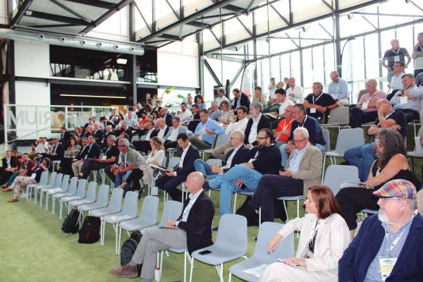 $!Público asistente al 6ª Foro Ecotransporte de Transcalit-Sertralit celebrado el pasado jueves. Foto M.V.