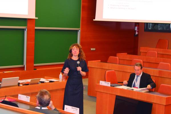 $!Nuria Mas, profesora de economía de IESE Business School, analizando los puntos clave del Informe Draghi. Foto C.C.