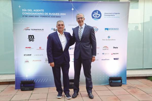 $!Salvador Richart, Asociación de Consignatarios; y José Carlos Llogostera, administrador de la Aduana de Barcelona