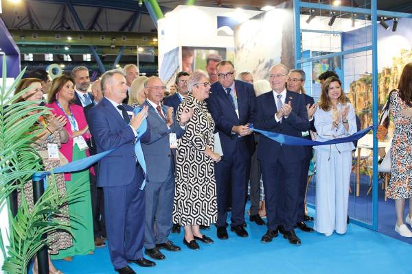 $!La inauguración de la última edición de Seatrade Cruise Med contó con la presencia de todas las autoridades del sector turístico y portuario de Málaga.