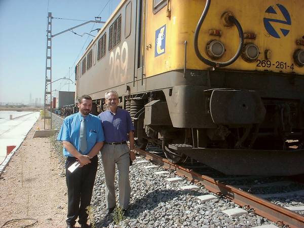 $!Primer tren operado en el Puerto Seco de Coslada en 2000.