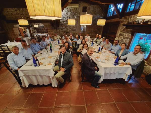 $!Los participantes al inicio de la comida.