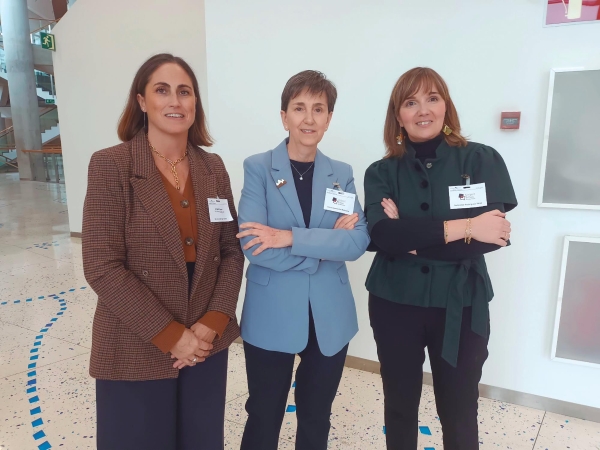 $!Elvira Gallego, Inmaculada Ugarteche y Nati Rodríguez, vicepresidenta, gerente y futura gerente de UniportBilbao, respectivamente. Foto M. T.