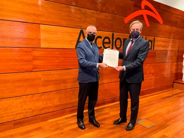 El presidente de Renfe, Isaías Táboas, y el presidente de ArcelorMittal España, José Manuel Arias García.