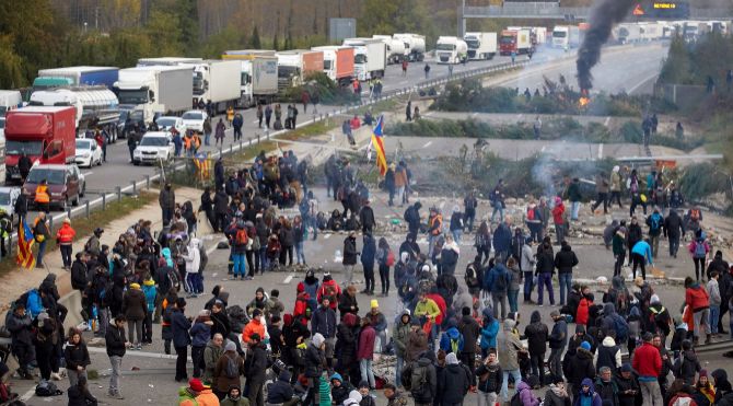 La AP-7 registr&oacute; bloqueos 10 d&iacute;as, algunos de los cuales se mantuvieron durante m&aacute;s de 30 horas. Foto CETM.