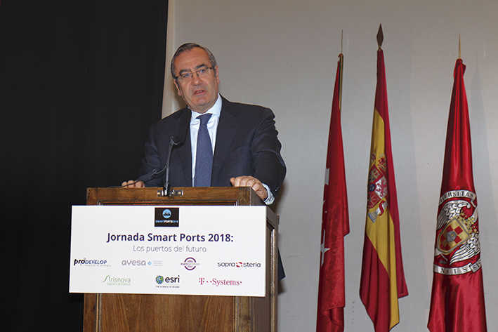 Jos&eacute; Llorca, presidente de OPPE, ayer en la inauguraci&oacute;n de la jornada Smart Ports 2018. Foto M.J.