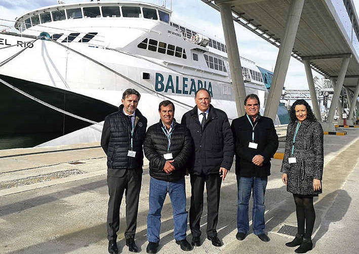 Bruno Giuffra Monteverde y Rafael Guarderas Radzinsky, ministro y viceministro, respectivamente, de Transportes y Comunicaciones de Per&uacute;, fueron recibidos por Ettore Morace, directivo de Bale&agrave;ria.