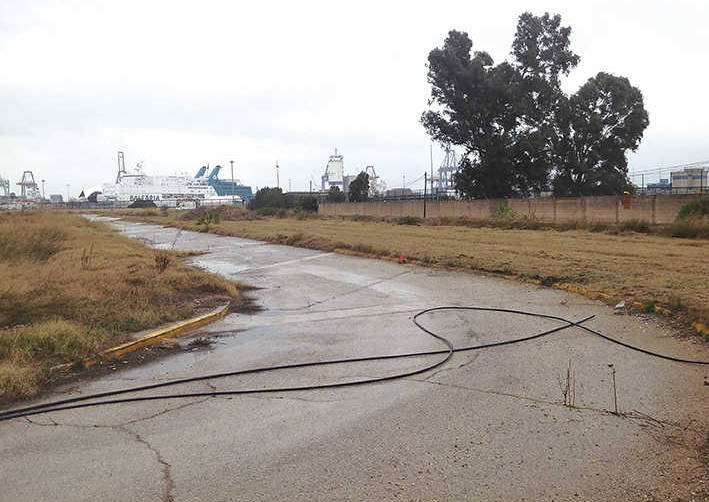 La APV continu&oacute; ayer con las labores de limpieza del terreno.