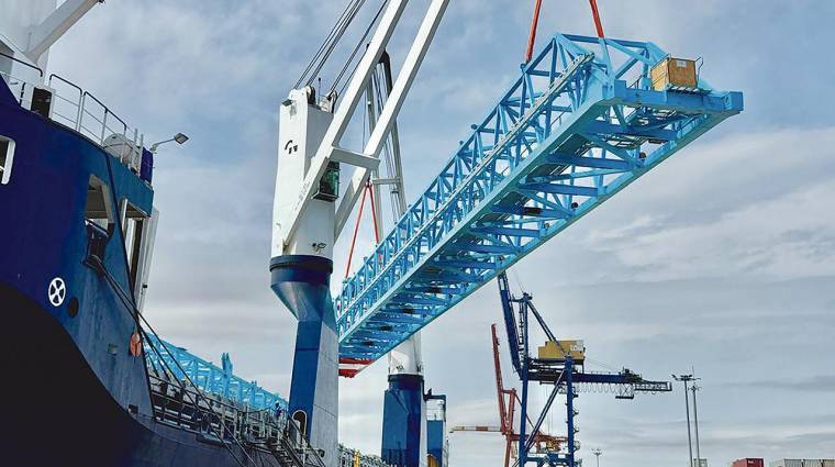 APM Terminals Valencia recibe las primeras piezas de sus nuevas grúas STS