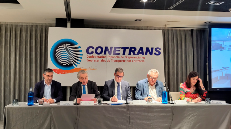 La Confederación Española de Organizaciones Empresariales de Transporte por Carretera (Conetrans) celebró su Asamblea General y Electoral ayer en el Hotel ILUNION ATRIUM en Madrid.