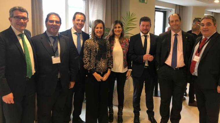 Una delegaci&oacute;n del Ayuntamiento y de la C&aacute;mara de Comercio de Torrelavega present&oacute; hace unos d&iacute;as el proyecto del Centro Log&iacute;stico La Hilera en el Foro de Ciudades Atractivas para la Inversi&oacute;n, celebrado en Madrid.