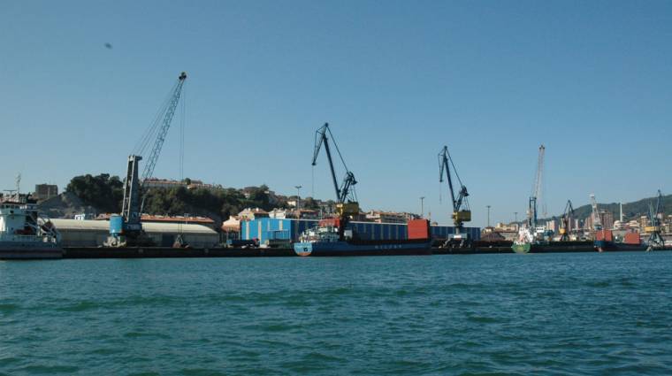 El pabell&oacute;n es el adosado al almac&eacute;n n&ordm; 6 del muelle de Buenavista.