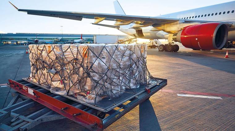 El tráfico internacional de carga aérea subió un 15,5%.