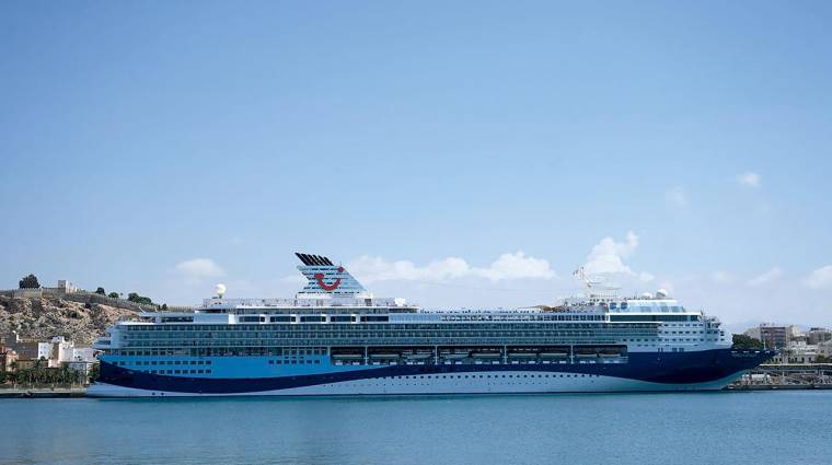 El puerto almeriense ha recibido hoy al “Marella Voyager”.