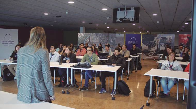 El simulador pretende ayudar a los miembros de la comunidad portuaria y dotarlos de conocimientos en materia de transición energética.