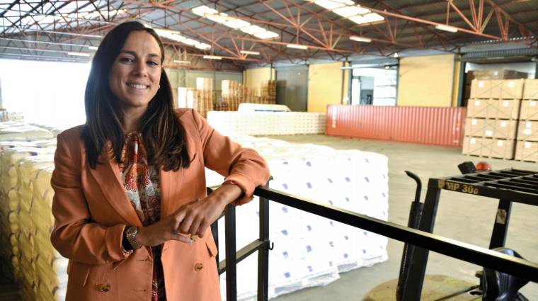 Elena Talavera, cogerente de Grupo Sertranin, en las instalaciones del operador en Valencia. Foto R. T.