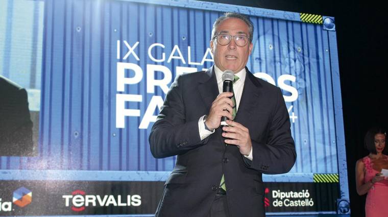 Rubén Ibáñez, presidente de la Autoridad Portuaria de Castellón, durante su intervención en la gala de los IX Premios Faro. Foto J.C.P.