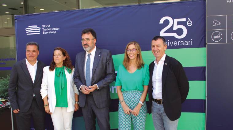 David Figueras, director de Explotación Concesiones Zona II de FCC; Emma Cobos, directora de Innovación y Estrategia de Negocio de Port de Barcelona; Lluís Salvadó, presidente de Port de Barcelona y del World Trade Center Barcelona; Ana Bernabéu, directora de Personas de Port de Barcelona; y Carles Anglada, director de World Trade Center Barcelona. Foto M.V.