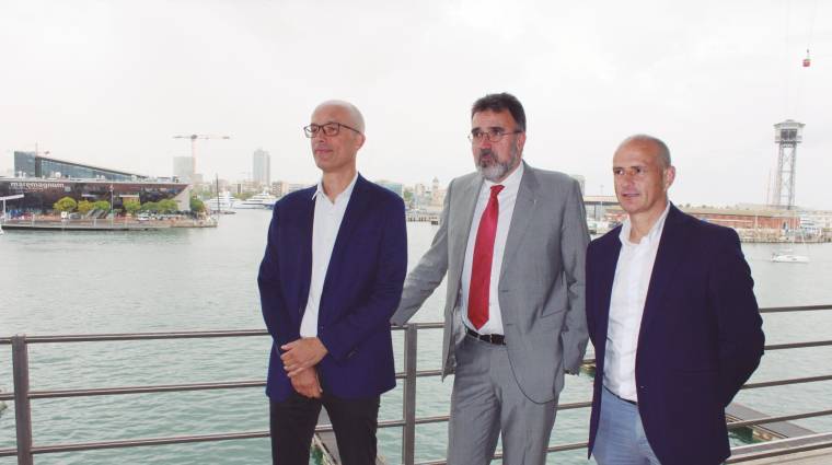 De izquierda a derecha: Jordi Torrent, jefe de Estrategia del Puerto de Barcelona; Lluís Salvadó, presidente de la AP de Barcelona y David Pino, director del Port Vell. Foto C.C.