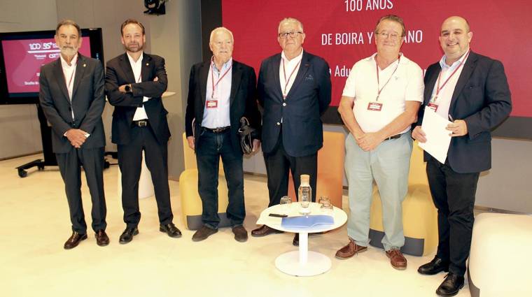 Emilio Guardiola, presidente del Colegio de Agentes de Aduanas de Valencia; Alfredo Soler, presidente de Propeller Valencia; Luis Rosa, presidente de ATEIA OLTRA Valencia; Ernesto Casas, CEO y fundador de CST Grupo; José Muñoz, área Técnica y de Origen Preferencial de la Dependencia Regional de Aduanas de Valencia y Fernando Vitoria, director general de Grupo Diario Editorial. Foto J.C.P.